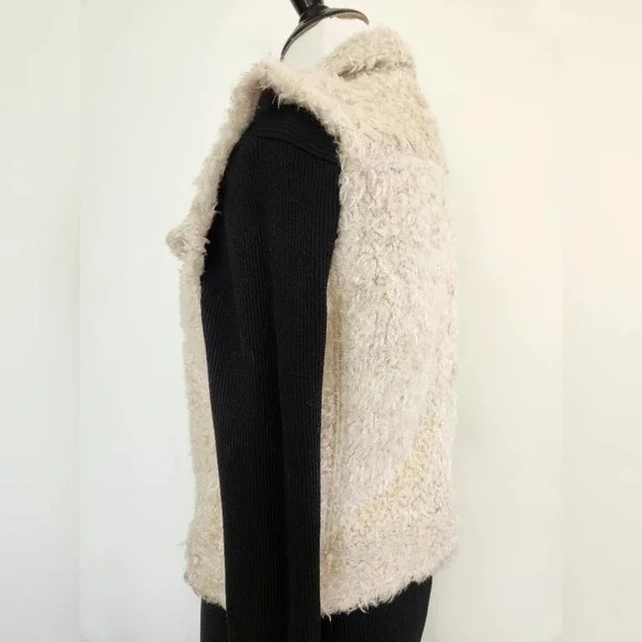 ||GAP|| fur vest - Picture 3 of 6